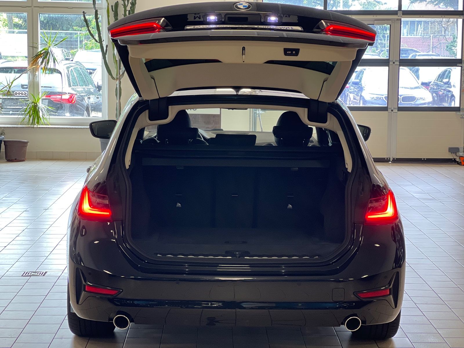 BMW 318d Advantage Aut/Navi/SportSitze/Tempomat foto 20