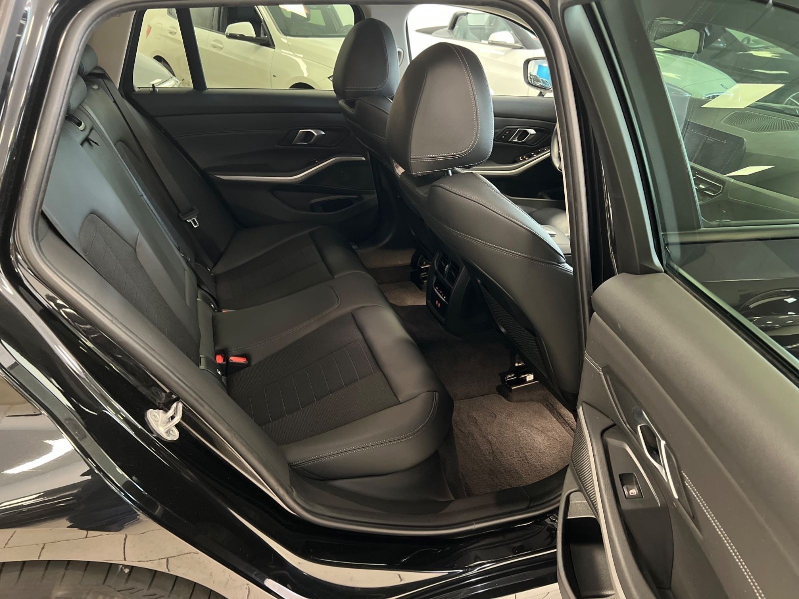 BMW 318d Advantage Aut/Navi/SportSitze/Tempomat foto 21