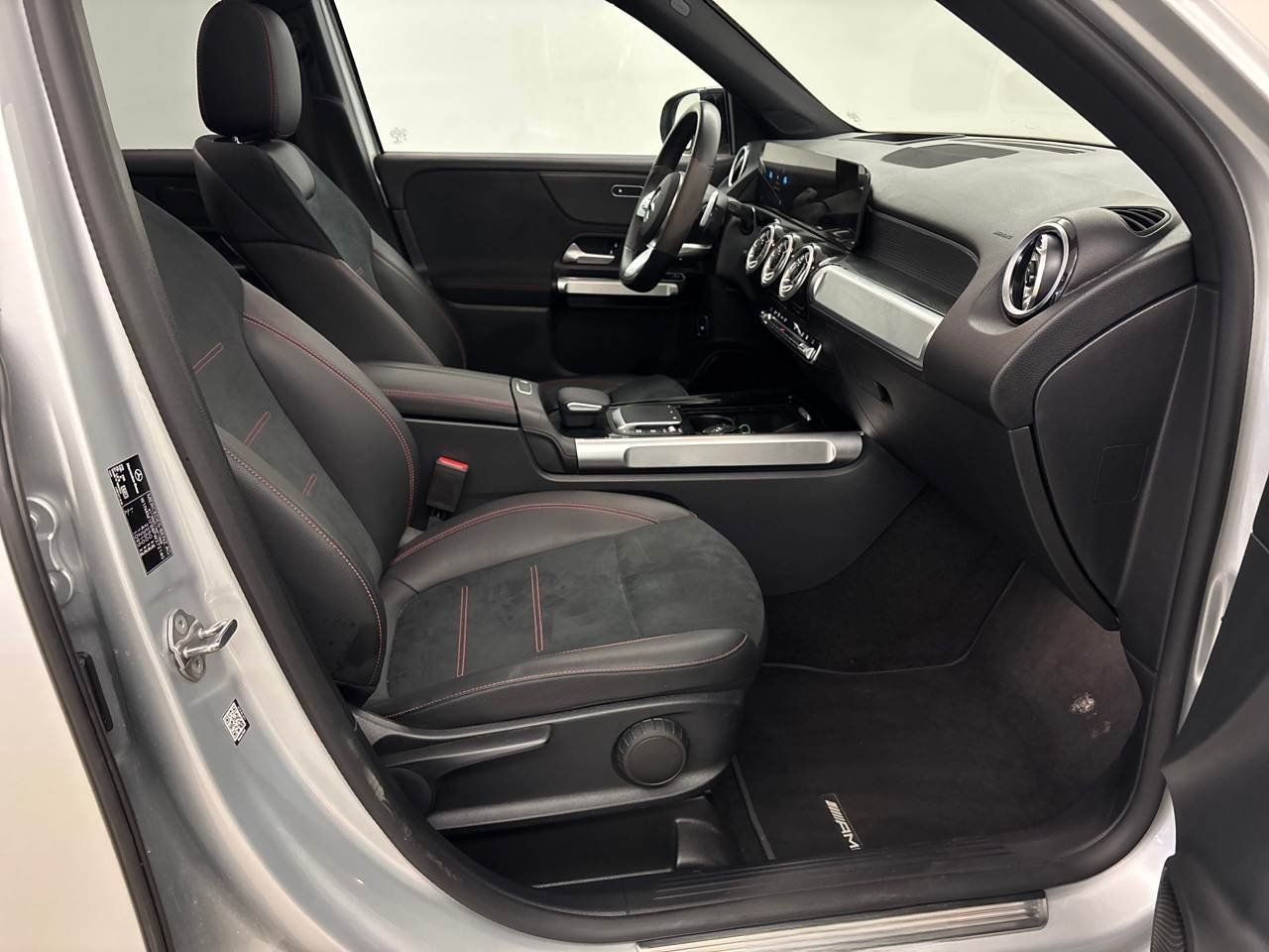 Mercedes-Benz GLB 220 d AMG Line 4Matic 360° AHK Pano S-Dach foto 8