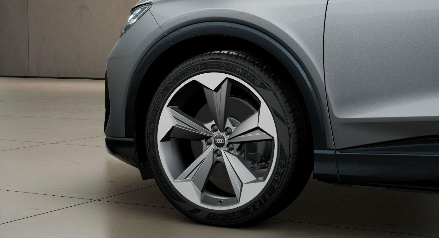Audi Q4 e-tron 55 e-tron quattro AHK S line Pano AHK foto 6