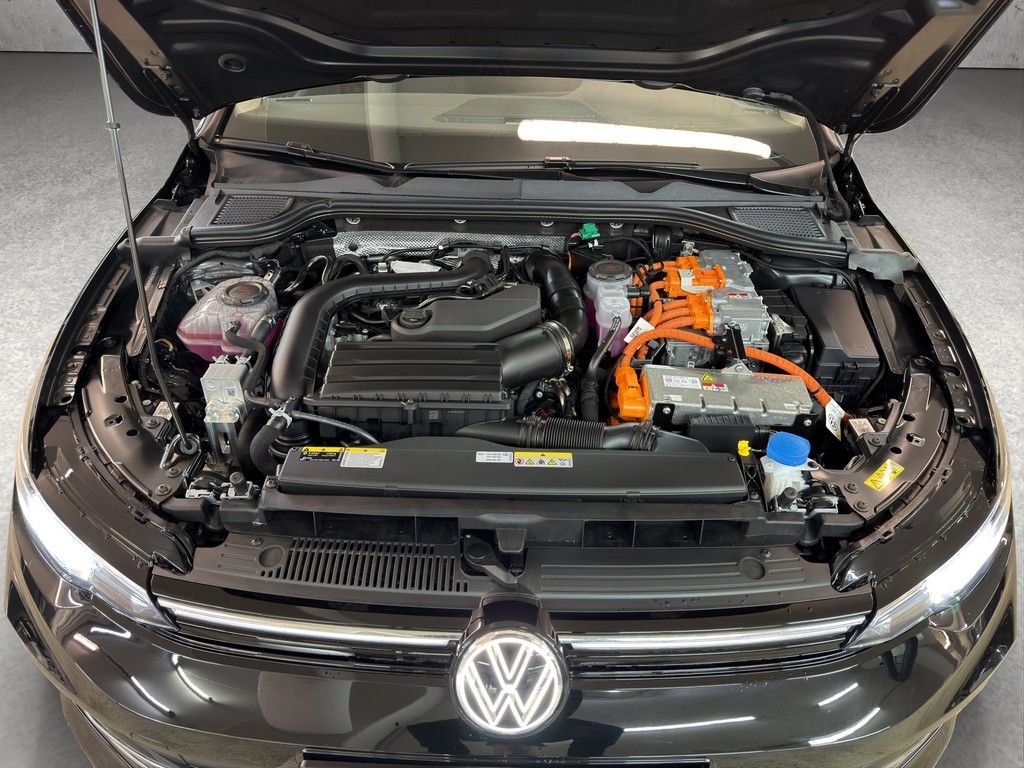 Volkswagen Golf Life 1.5 eHybrid DS IQ.LIGHT/ACC/RFK Energy foto 19