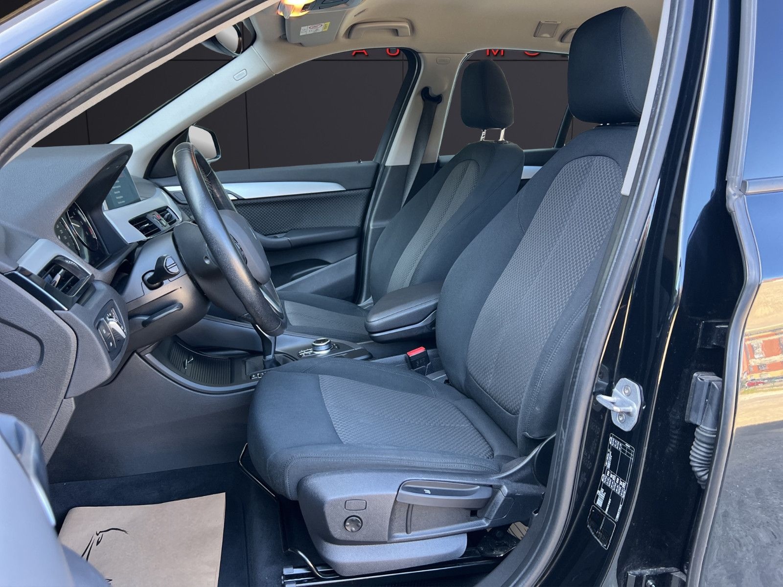 BMW X1 xDrive 20 d Advantage / ALLRAD / AUTOMATIK foto 10