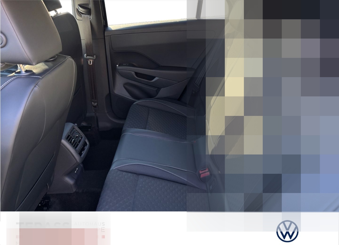 Volkswagen T-Roc 1.5 eTSI R-Line NAVI PANO BLACK foto 8