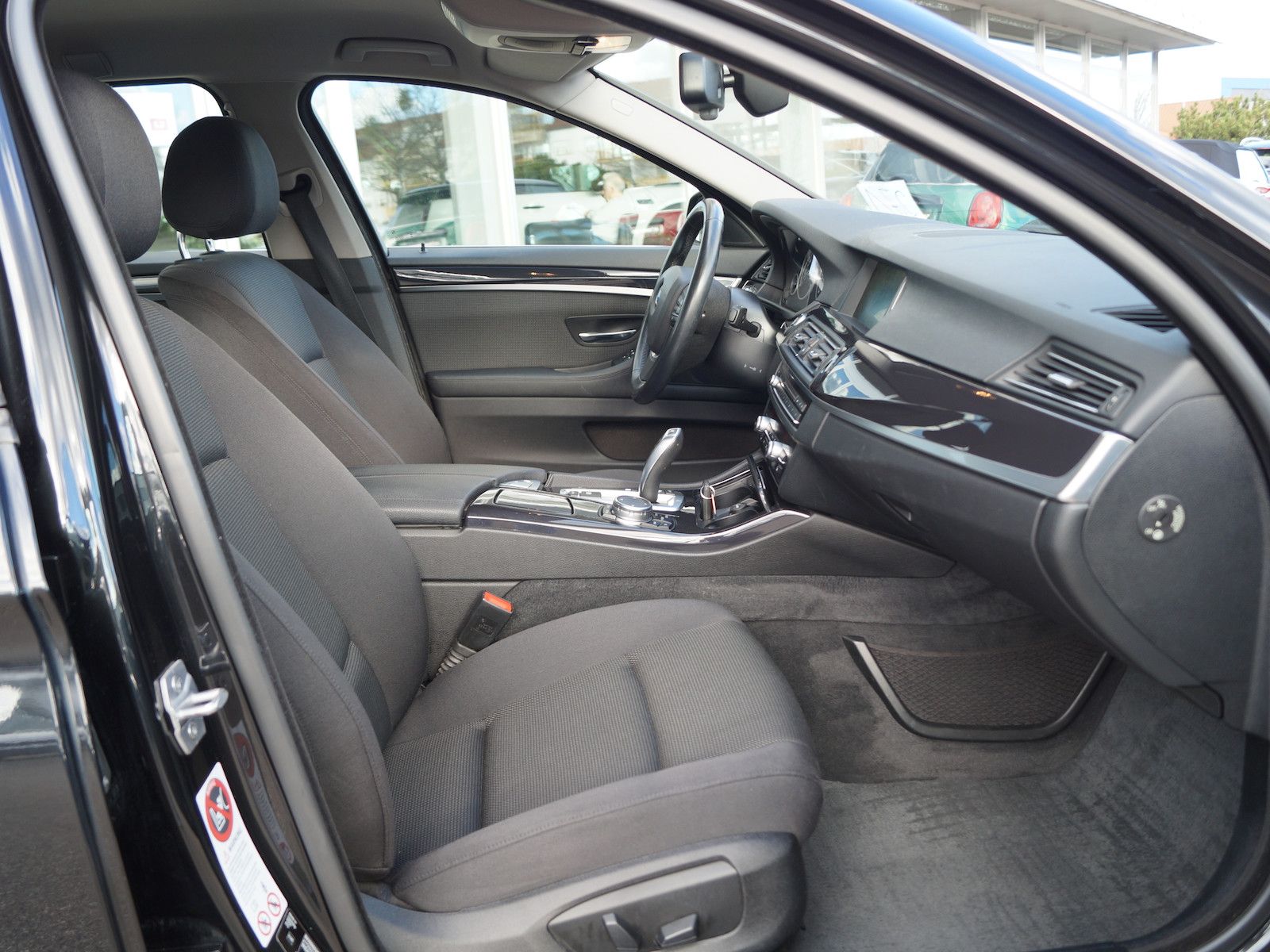 BMW 520d Aut. Touring * Navi * Xenon/Kurvenlicht * foto 6