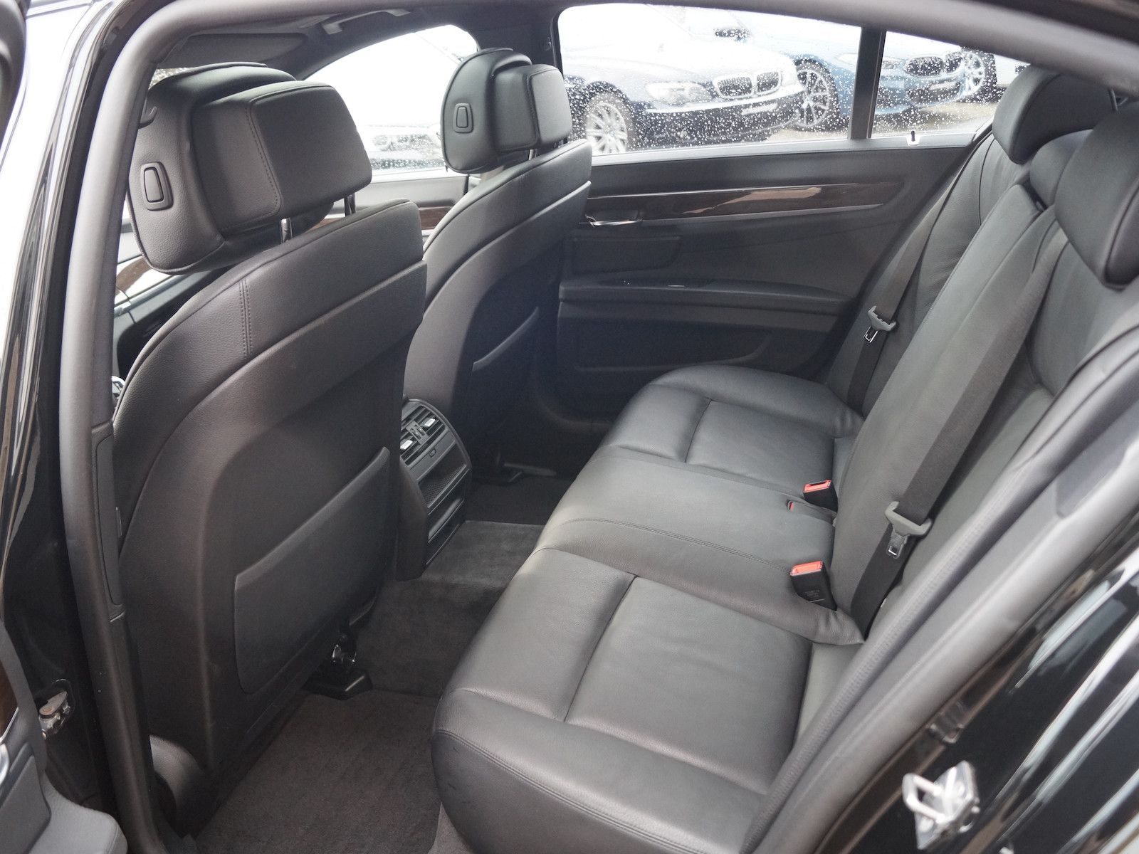 BMW 750i Aut.* Navi * Glasdach * Hifi-DSP * Alu 20´ foto 13