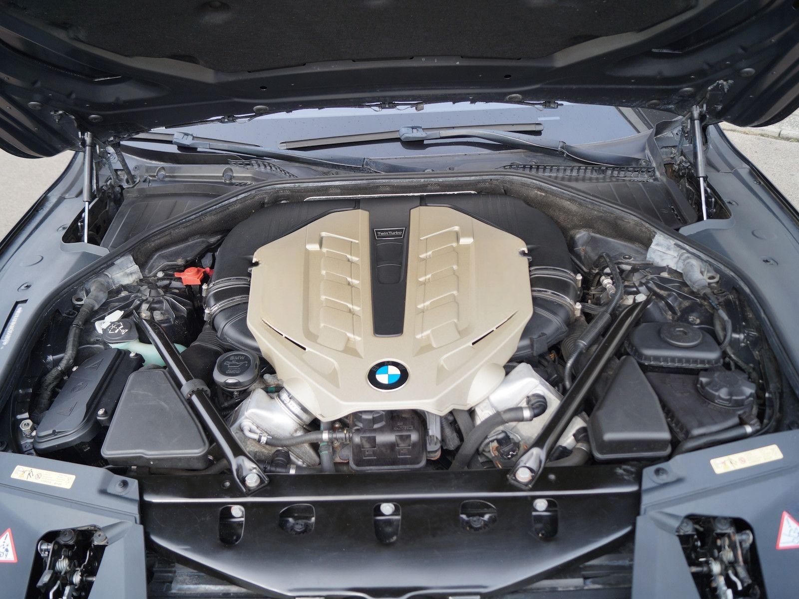 BMW 750i Aut.* Navi * Glasdach * Hifi-DSP * Alu 20´ foto 20