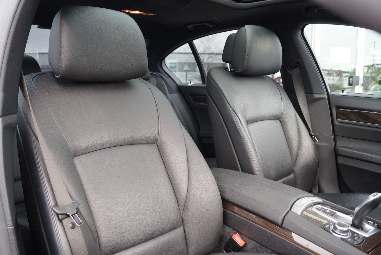 BMW 750i Aut.* Navi * Glasdach * Hifi-DSP * Alu 20´ foto 9