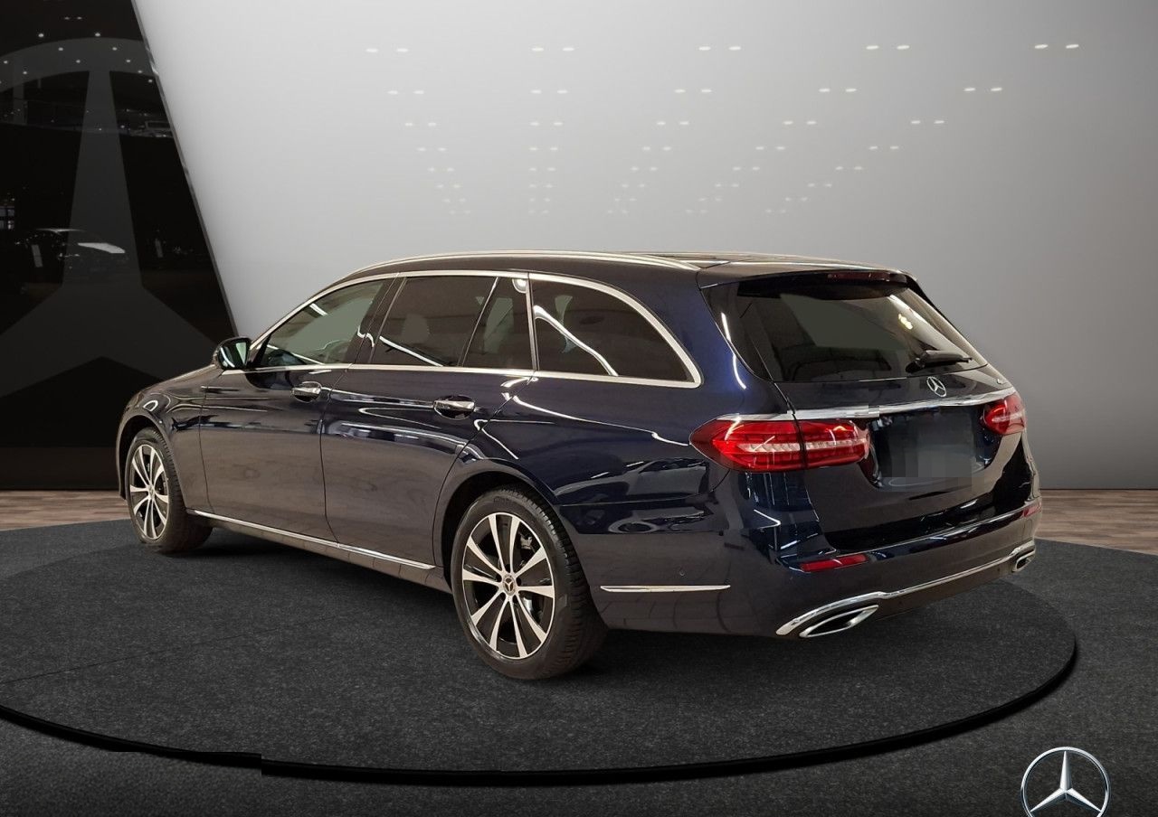 Mercedes-Benz E 300 de 4M T EXCLUSIVE/SD/RFK/HUD/LED foto 10