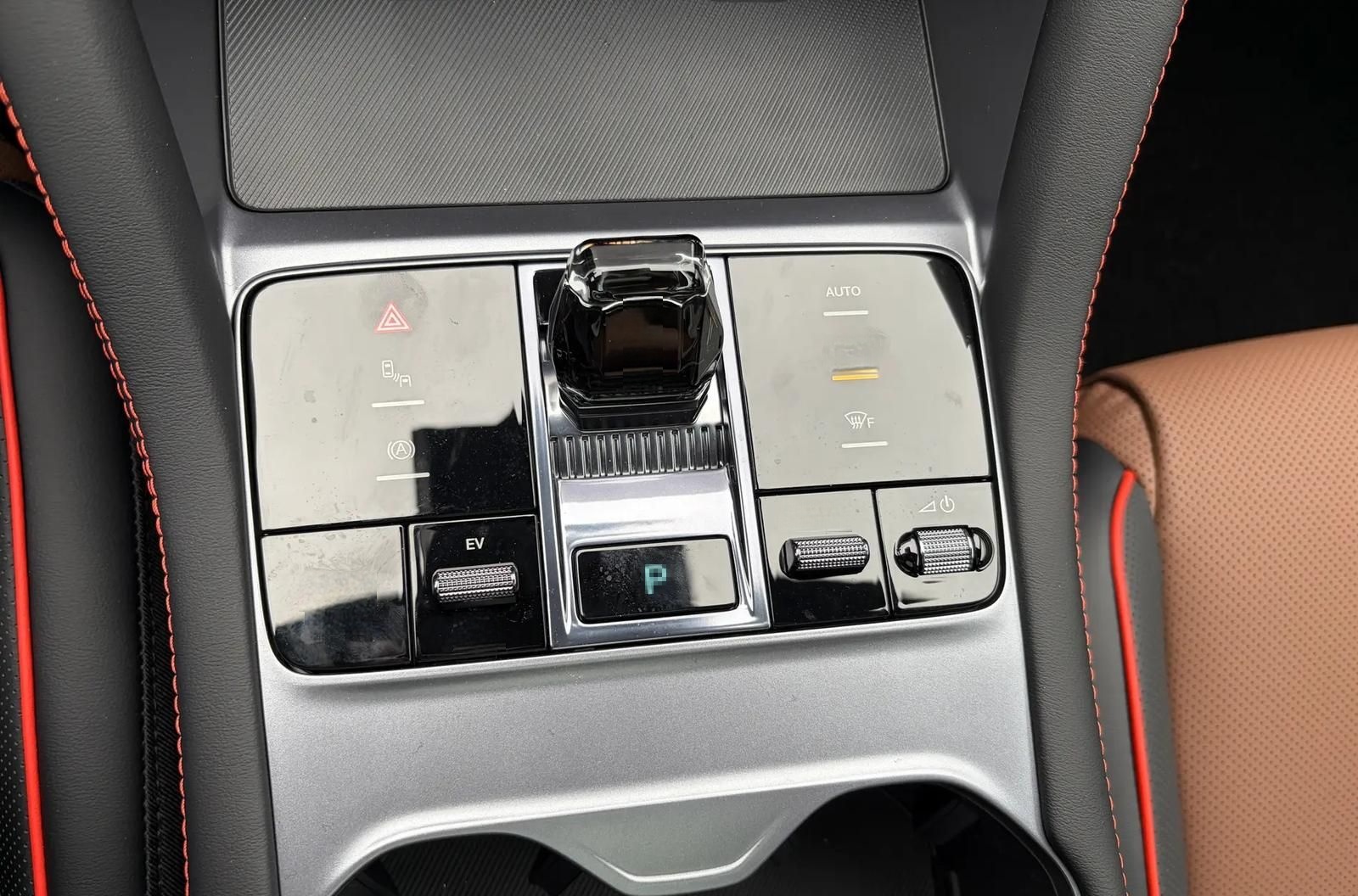 BYD SEAL U 1.5 DM-I BOOST 18.3KWH PANO-GSD HEAD-UP foto 13