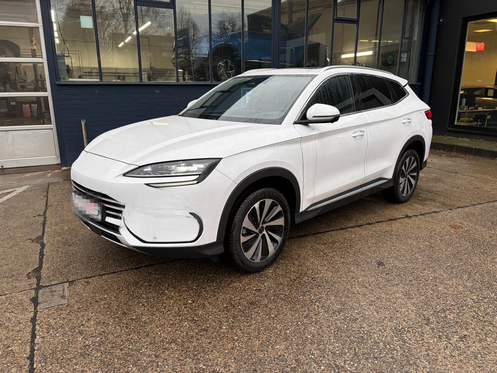 BYD SEAL U 1.5 DM-I BOOST 18.3KWH PANO-GSD HEAD-UP foto 3