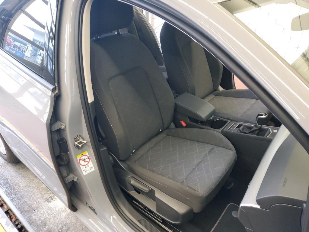 Volkswagen Golf VIII 1.5 TSI Life foto 8