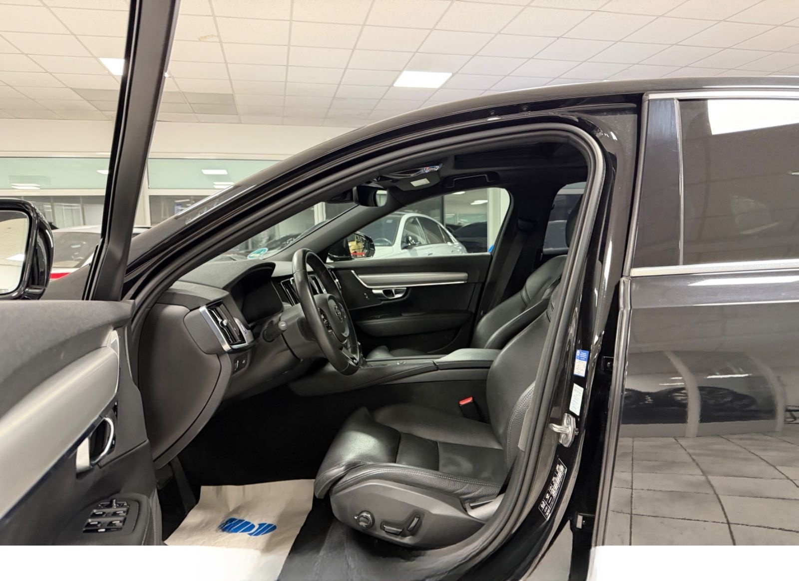 Volvo S90 Lim. Momentum*MEMORY*XENIUM*LED*VIRTUAL* foto 13