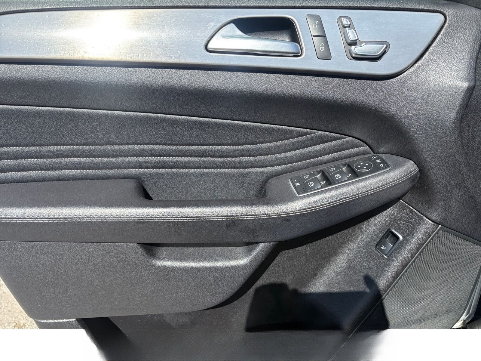 Mercedes-Benz GLE 350d Coupe 4Matic *AMG-Line* Leder Navi LED foto 17