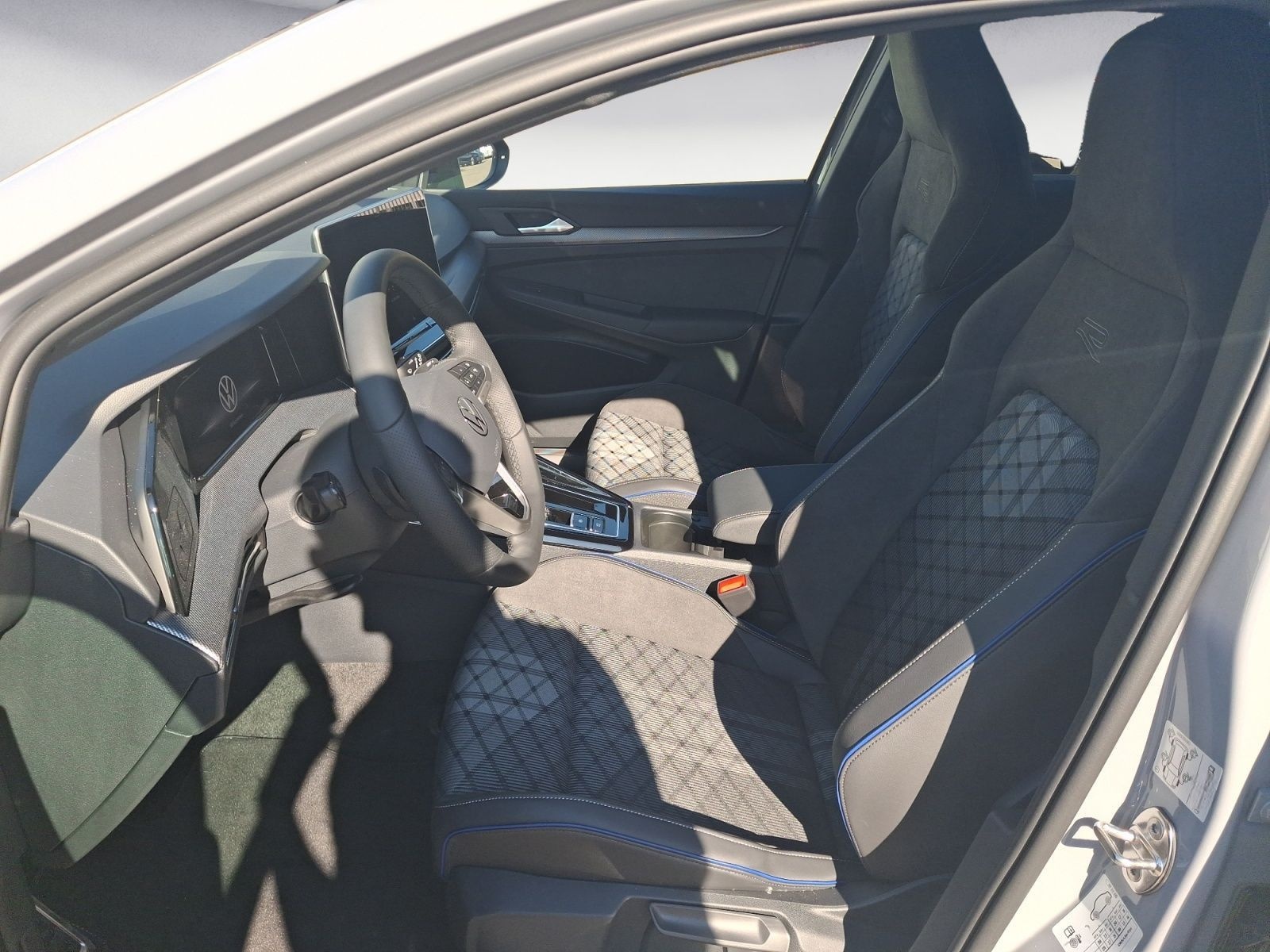 Volkswagen Golf R-Line 1,5 l eTSI OPF (150 P S) 7-Gang-Dopp foto 6