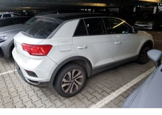 Volkswagen T-Roc 1.5 TSI DSG Active Navi DAB+ FrontAssist foto 2