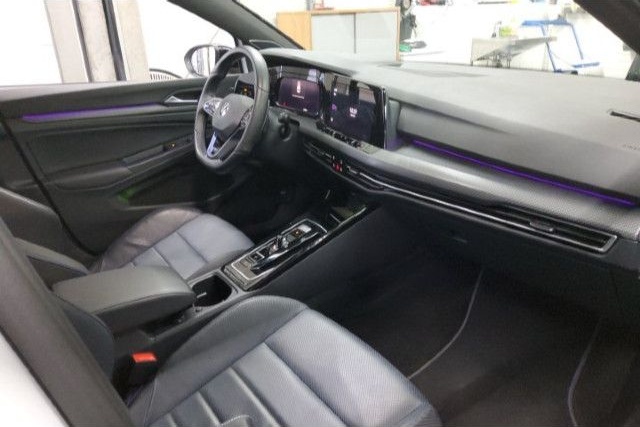 Volkswagen Golf VIII 2.0 TSI DSG 4Motion R Navi Leder R-Per foto 3