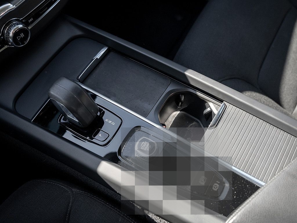 Volvo XC60 B4 Momentum Pro foto 17