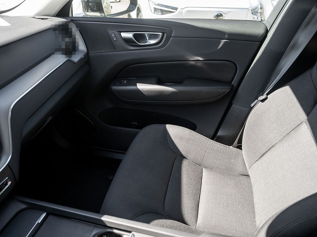 Volvo XC60 B4 Momentum Pro foto 18