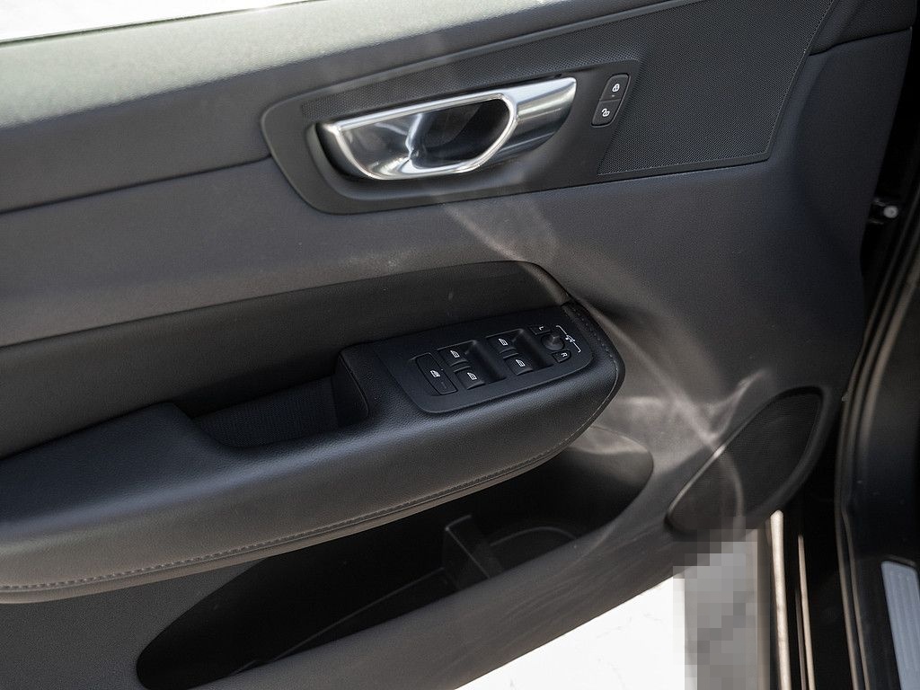 Volvo XC60 B4 Momentum Pro foto 21