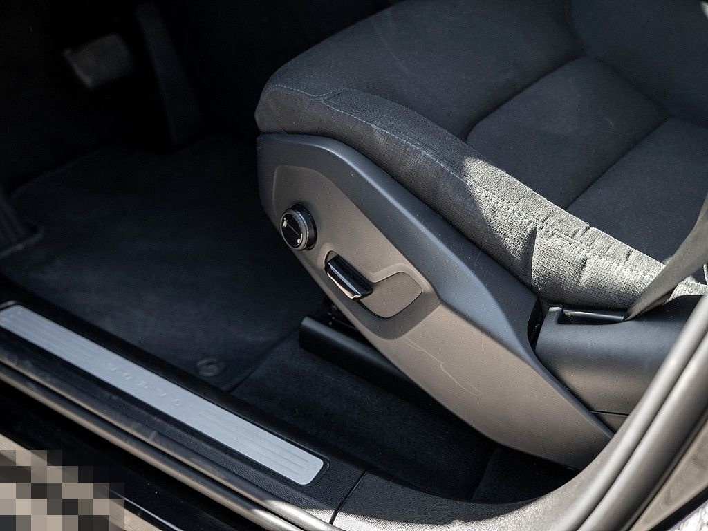 Volvo XC60 B4 Momentum Pro foto 22