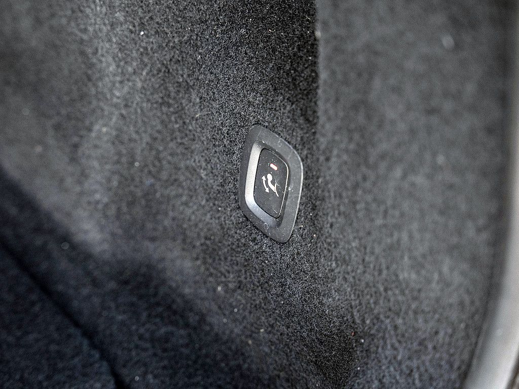 Volvo XC60 B4 Momentum Pro foto 24