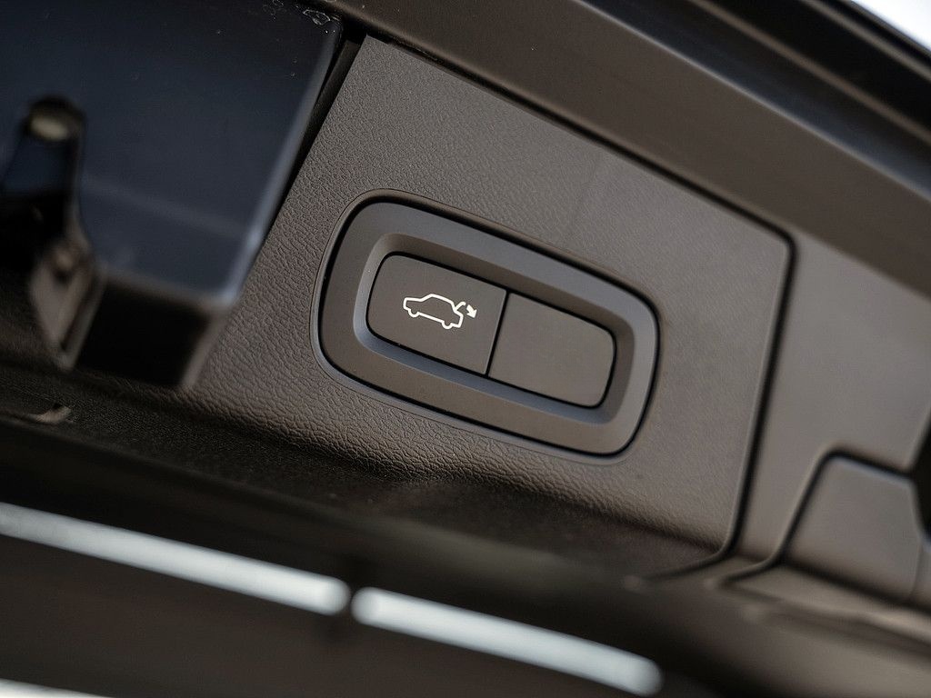 Volvo XC60 B4 Momentum Pro foto 25