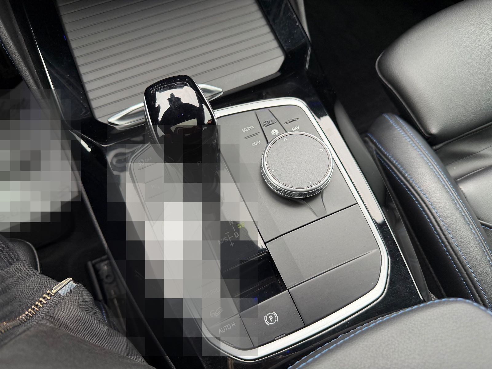 BMW X4 xDrive 20 d M SPORT AHK LASER PANO LEDER foto 25