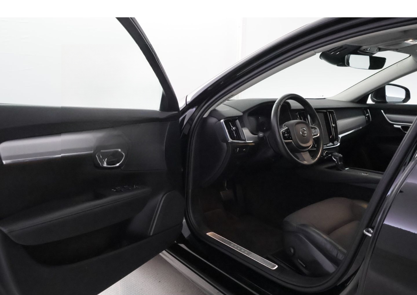 Volvo V90 D4 Geartronic Momentum Pro+LED+NAVI+VIRTUAL foto 16