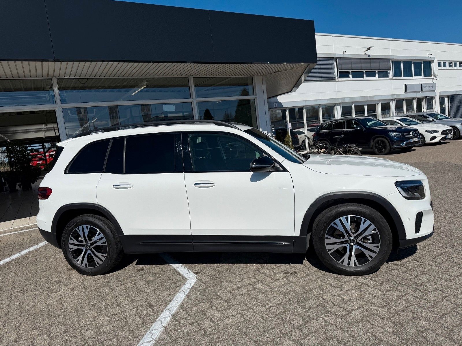 Mercedes-Benz GLB 200 Night-Paket*Totwinkel*Keyless-GO foto 4