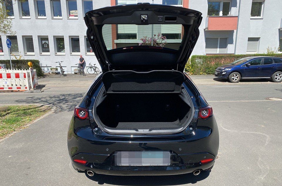 Mazda 3 2.0 150PS M Hybrid 6AG AL-SELECTION A18 DES-P  foto 4