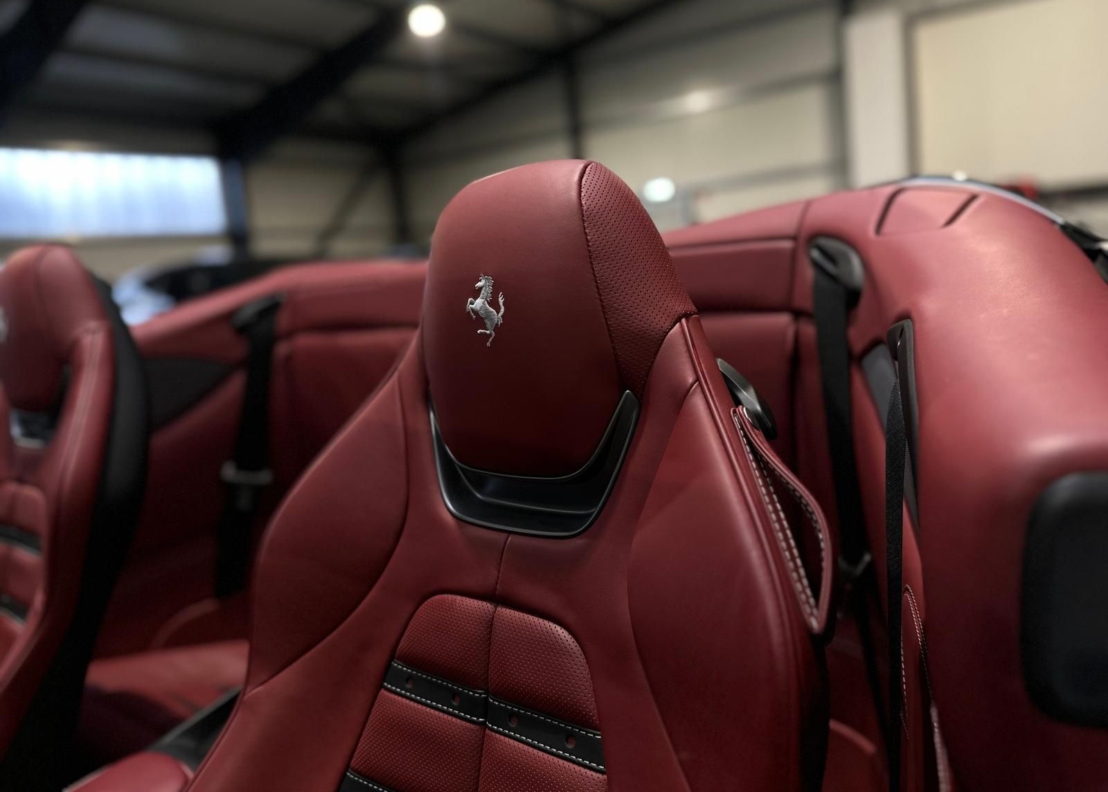 Ferrari Portofino GRIGIO SILVERST. BORDEAUX TOP gepflegt foto 20