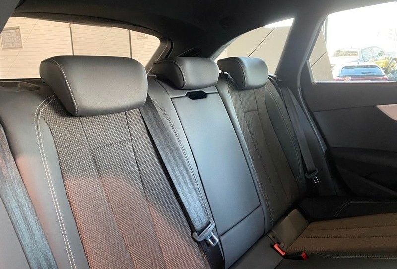 Audi A4 40TDI quatt S-lineCompetition ViCo Matrix B&O foto 21