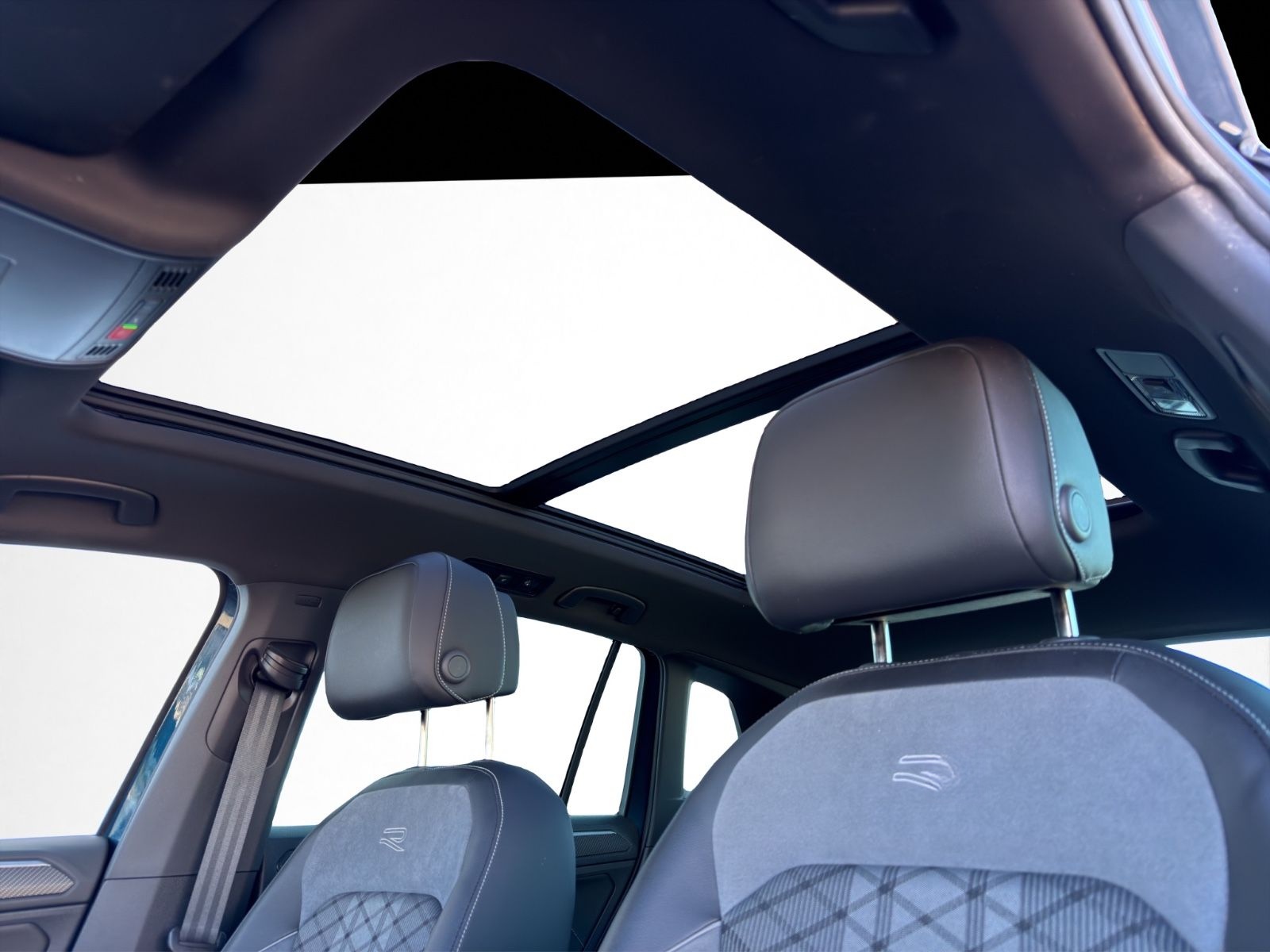 Volkswagen Tiguan R-Line 4Motion/Pano/Matrix/AHK/Side-Assis foto 22