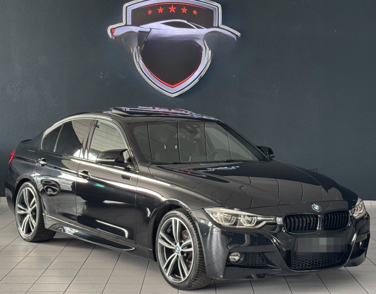 BMW 330e M Sport foto 2