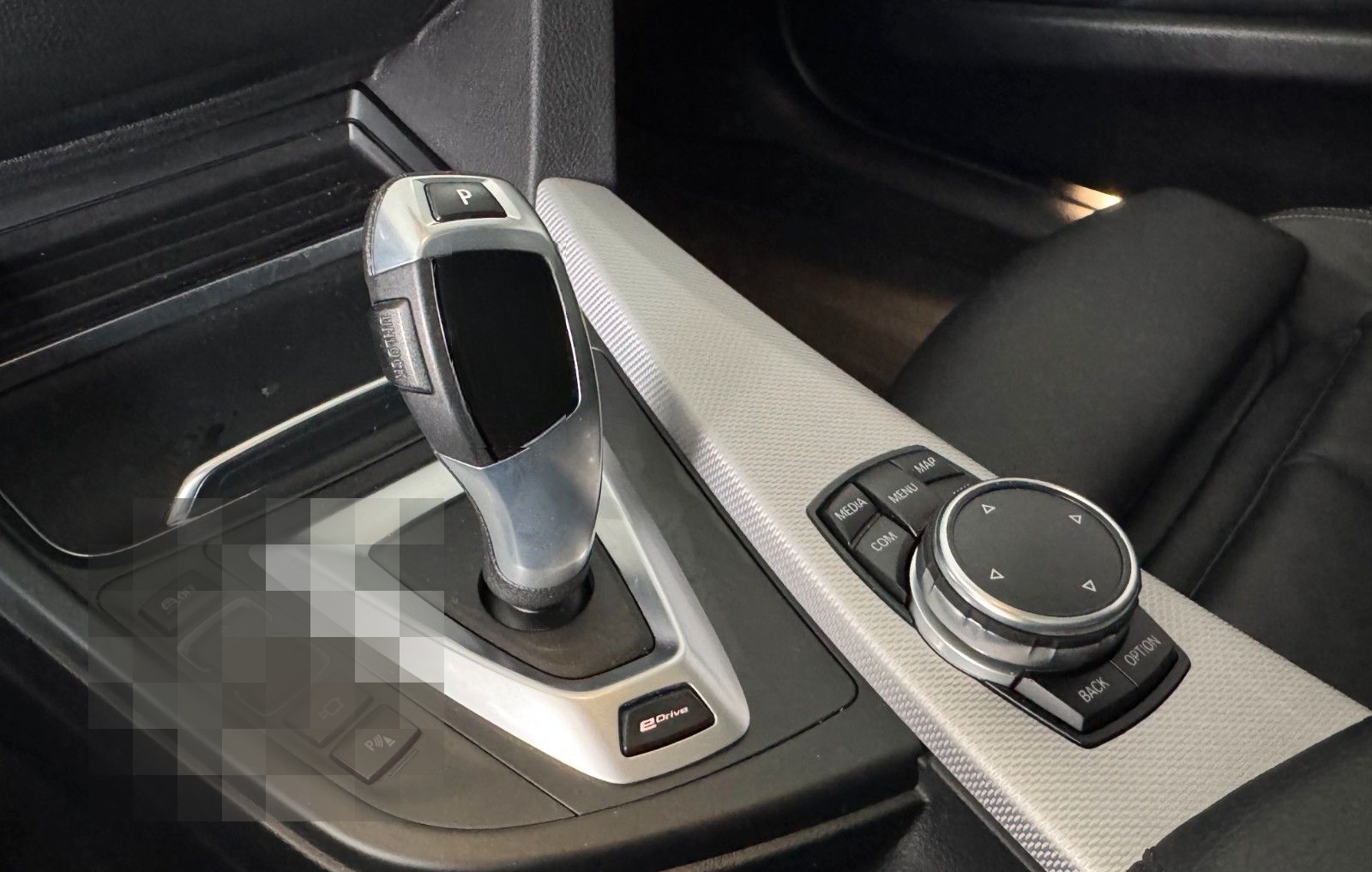 BMW 330e M Sport foto 15