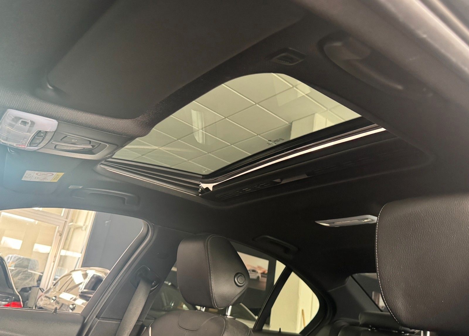 BMW 330e M Sport foto 16