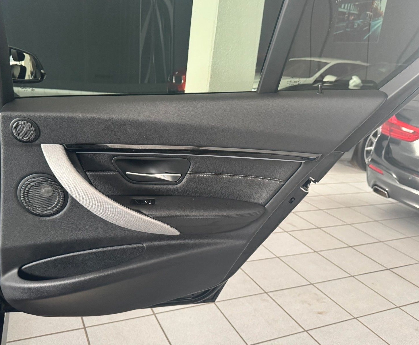 BMW 330e M Sport foto 20