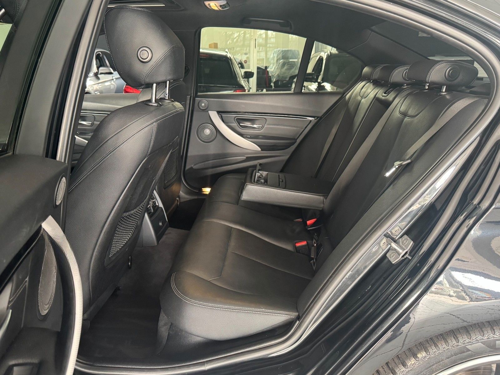 BMW 330e M Sport foto 21