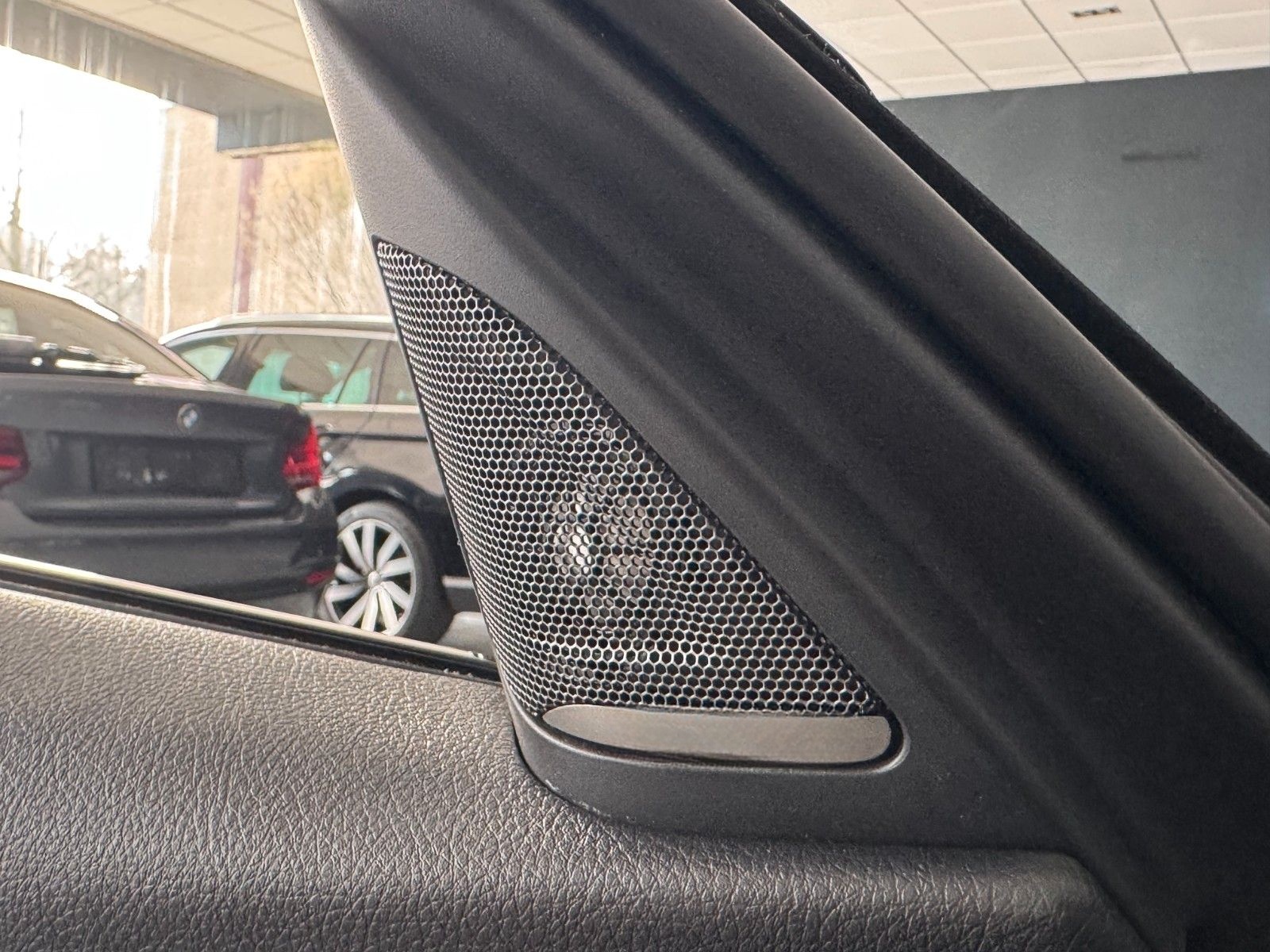 BMW 330e M Sport foto 23