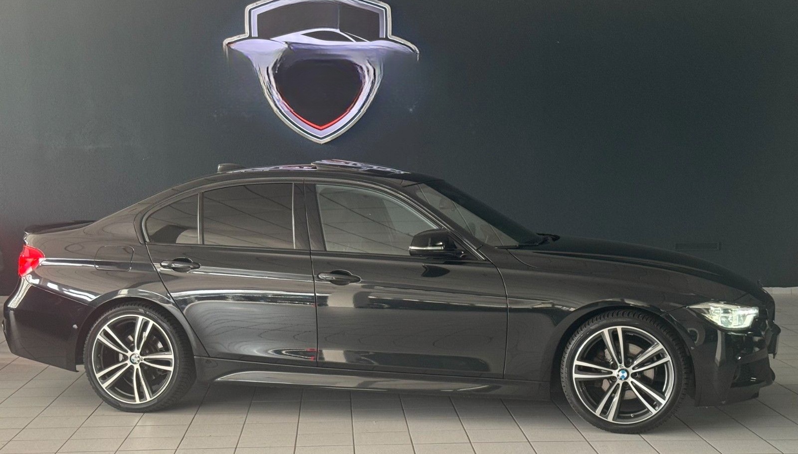 BMW 330e M Sport foto 4