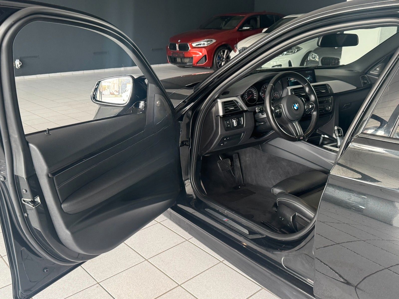 BMW 330e M Sport foto 8