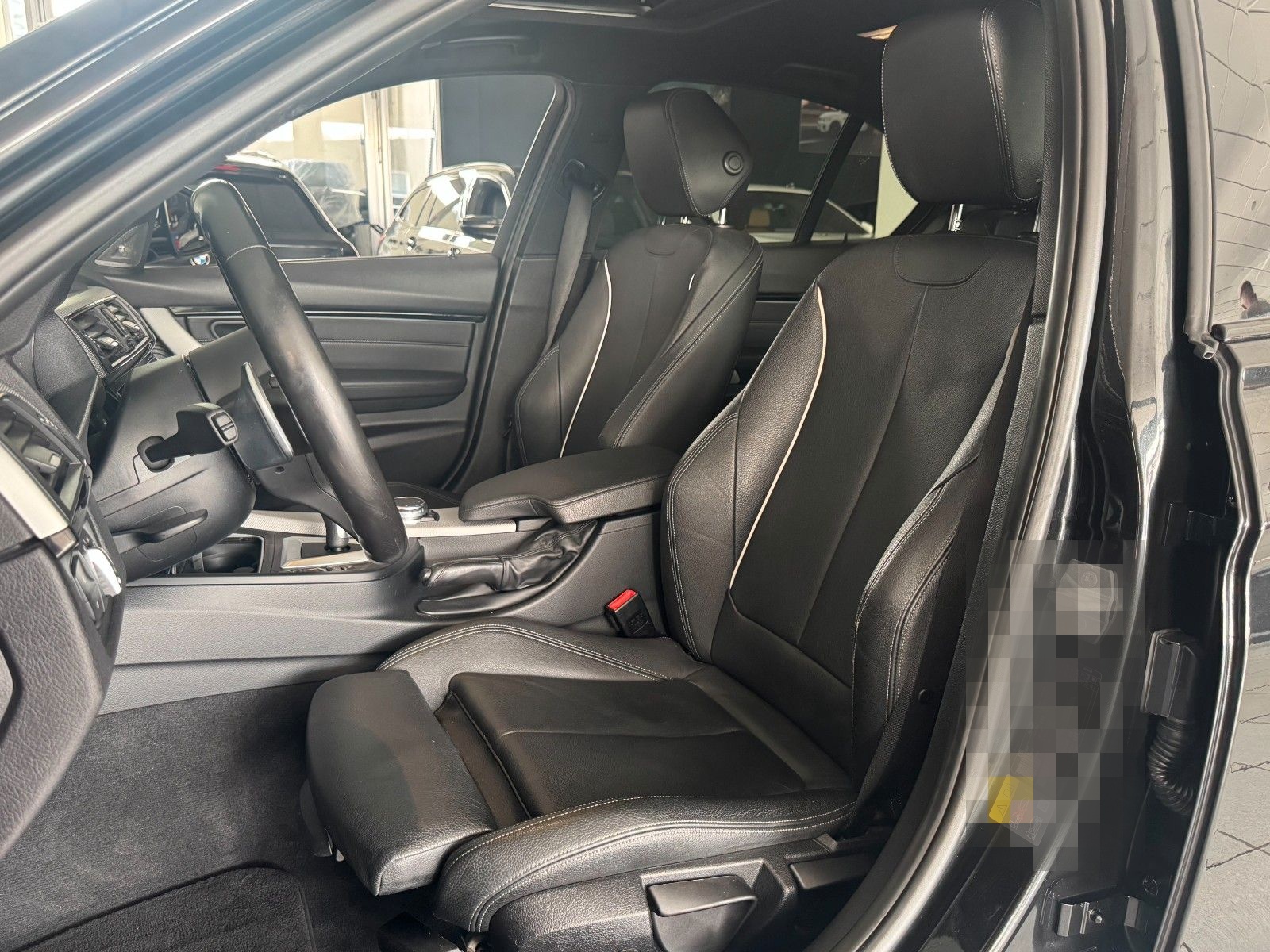 BMW 330e M Sport foto 9