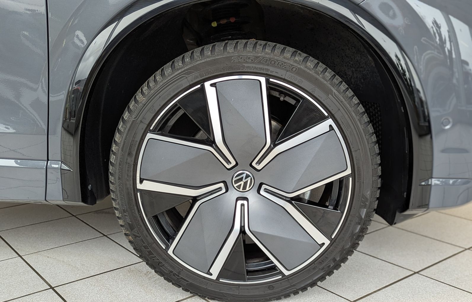 Volkswagen Tiguan 2.0TDI R-Line 4M Pano H/K AHK Matrix 20"  foto 10