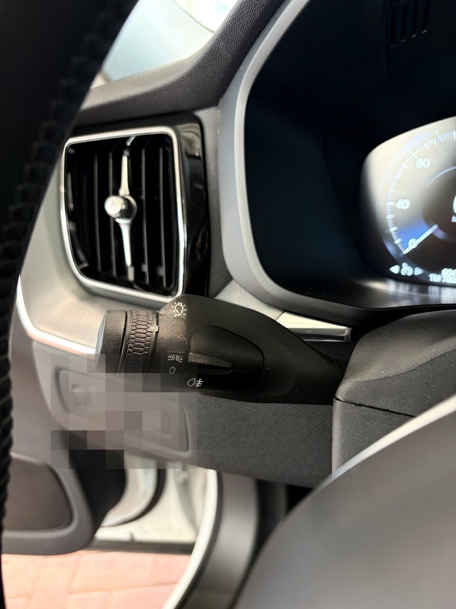 Volvo XC60 D4 Mom Leder AHK Navi Cam scheckh NR foto 17