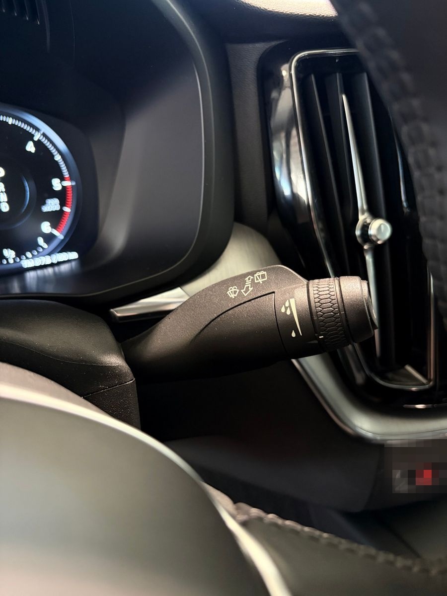 Volvo XC60 D4 Mom Leder AHK Navi Cam scheckh NR foto 19