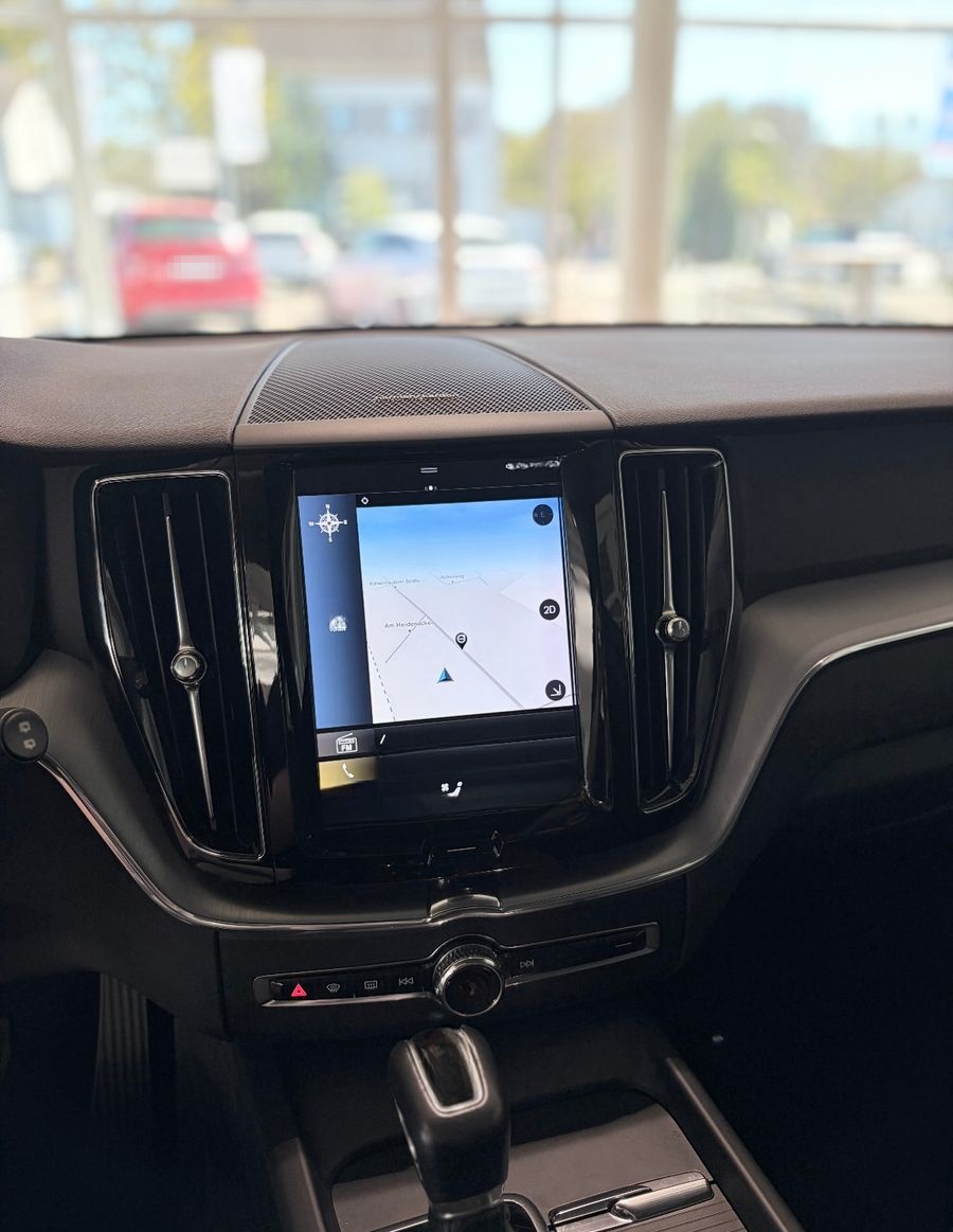 Volvo XC60 D4 Mom Leder AHK Navi Cam scheckh NR foto 21