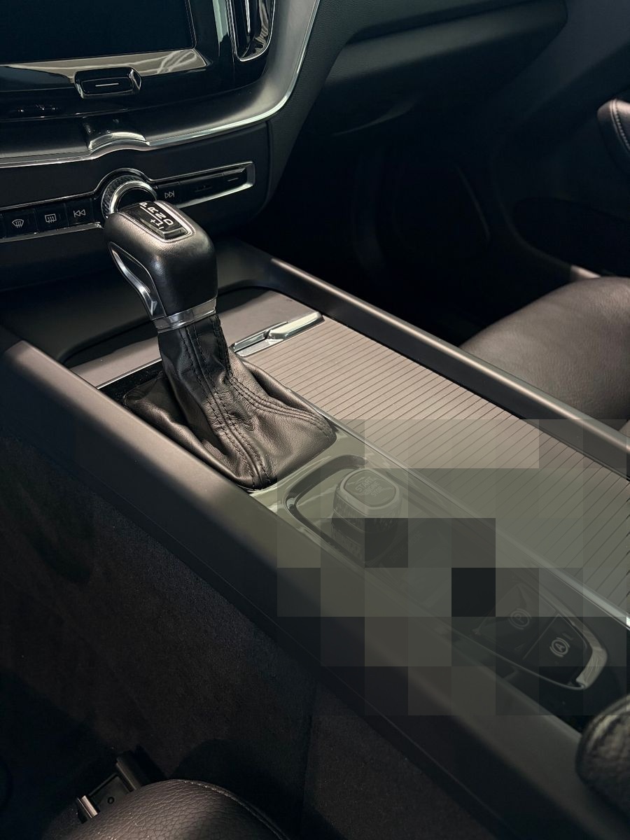 Volvo XC60 D4 Mom Leder AHK Navi Cam scheckh NR foto 23