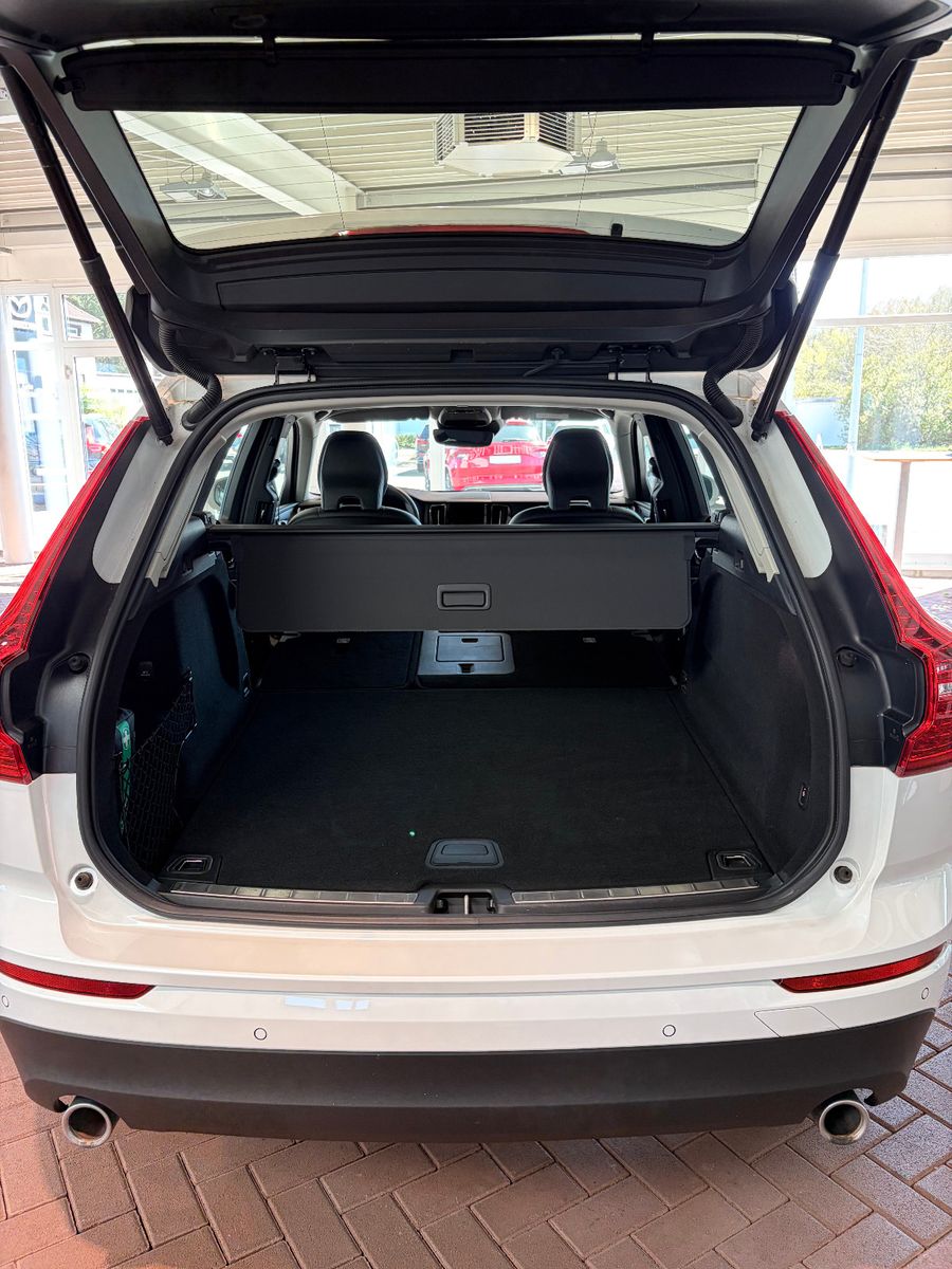 Volvo XC60 D4 Mom Leder AHK Navi Cam scheckh NR foto 8