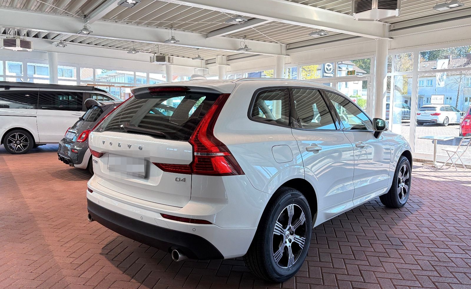 Volvo XC60 D4 Mom Leder AHK Navi Cam scheckh NR foto 9