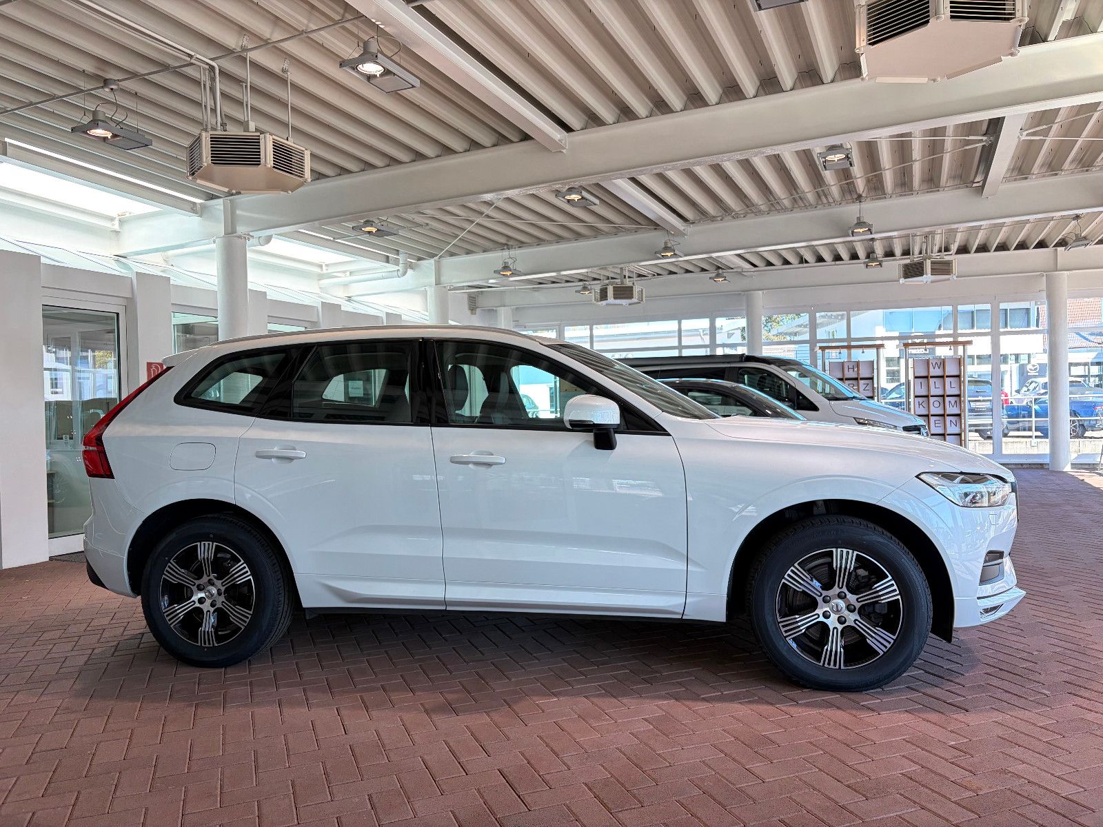 Volvo XC60 D4 Mom Leder AHK Navi Cam scheckh NR foto 10